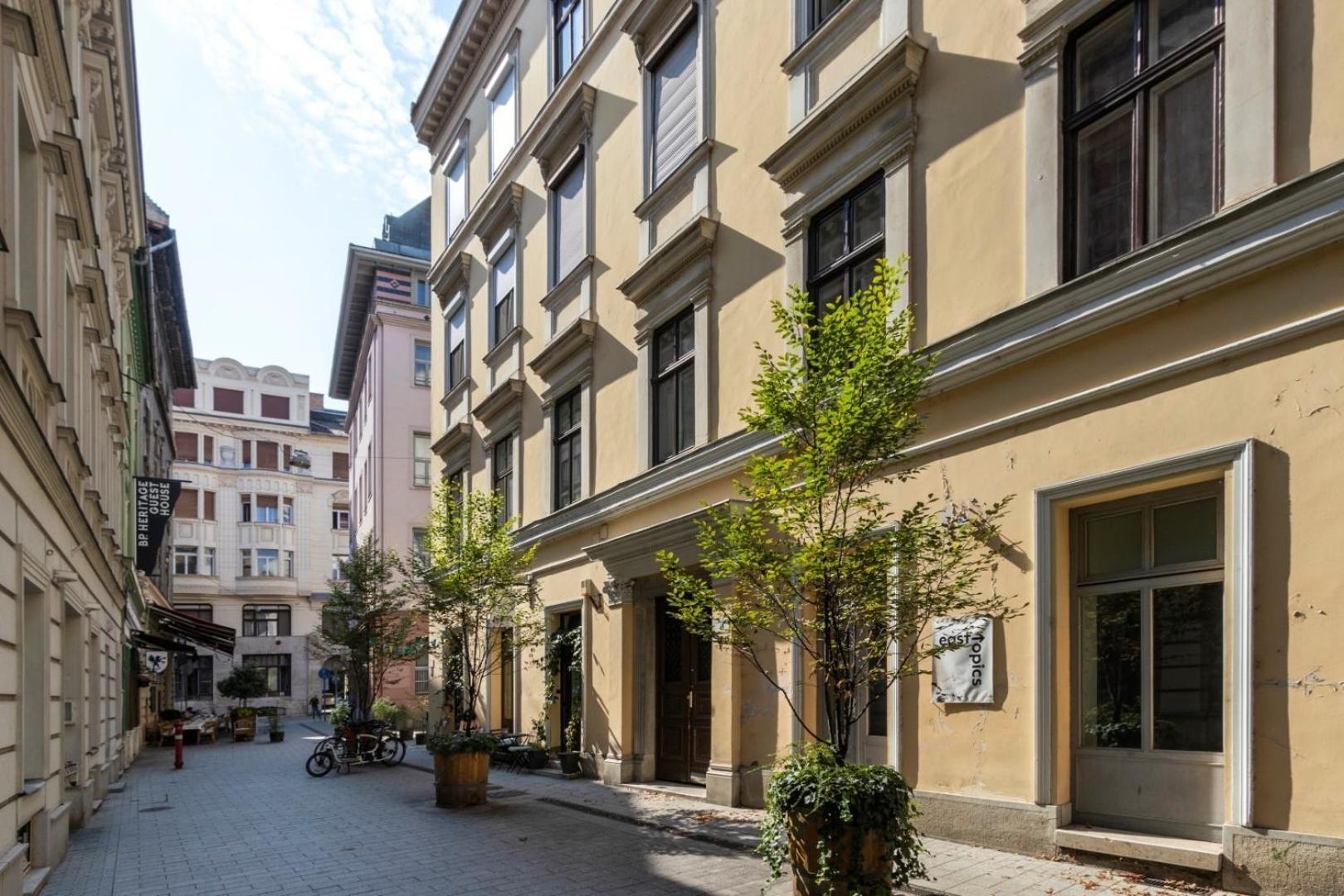 Little Americas Main Street Apartments Βουδαπέστη Εξωτερικό φωτογραφία